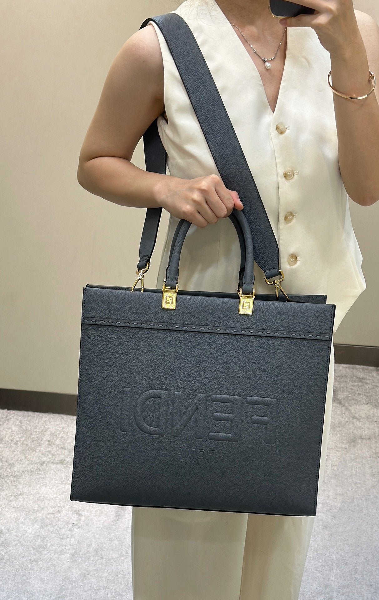 펜디 선샤인 토트백 미디움
