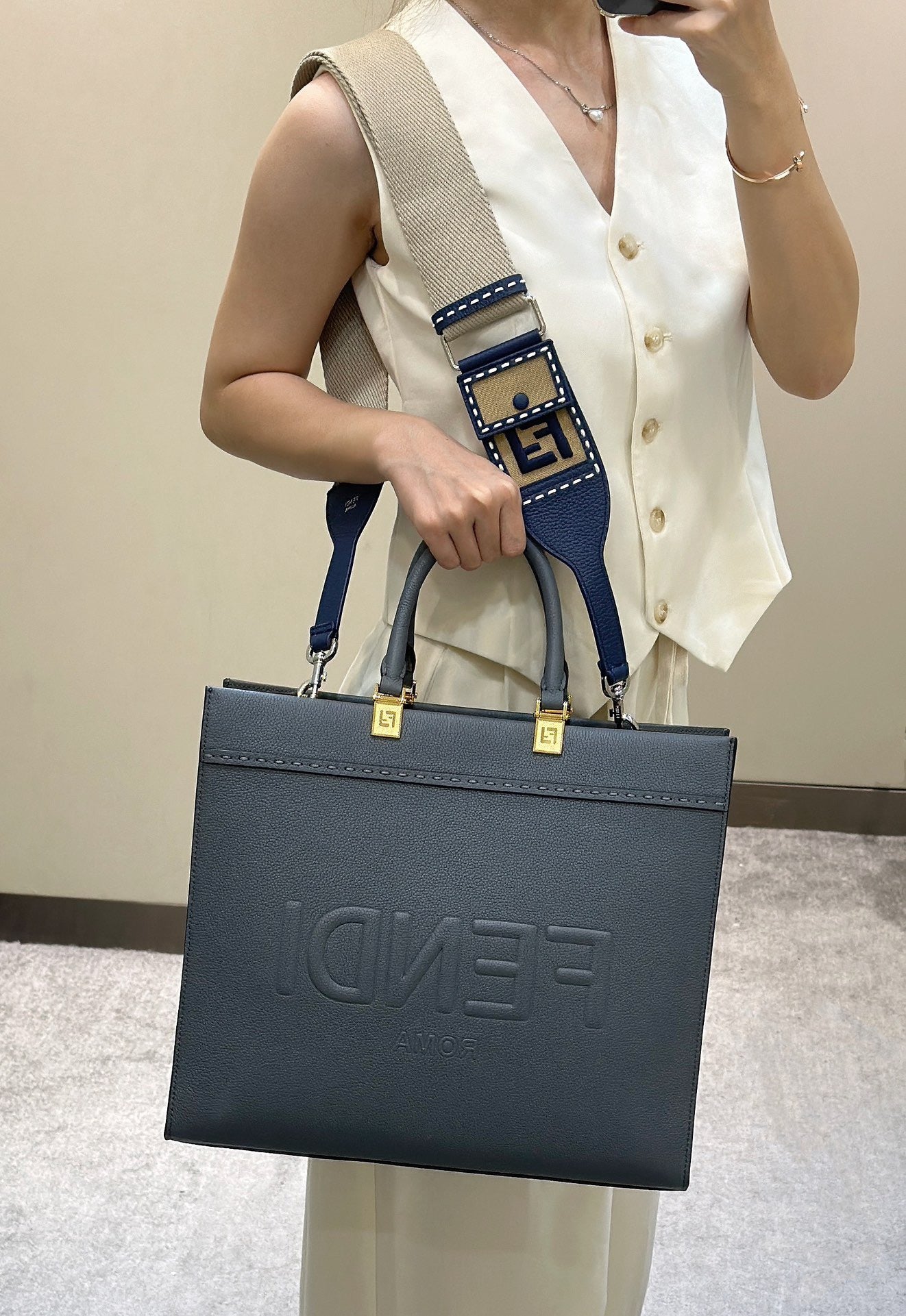 펜디 선샤인 토트백 미디움