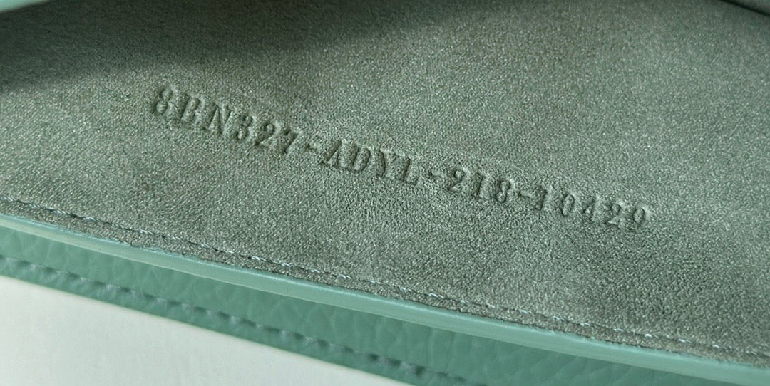 펜디 피카부 I See U 파이톤 탑핸들 미디움