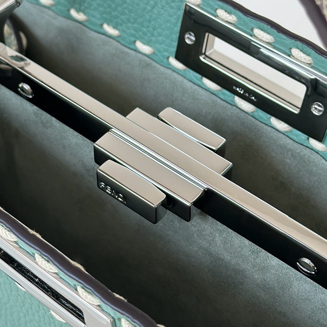 펜디 피카부 I See U 파이톤 탑핸들 미디움