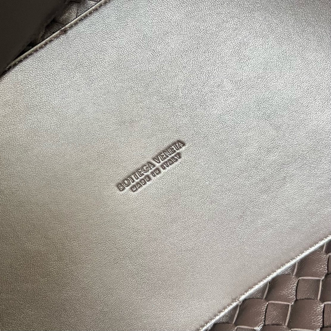 보테가 베네타 안디아모 라지