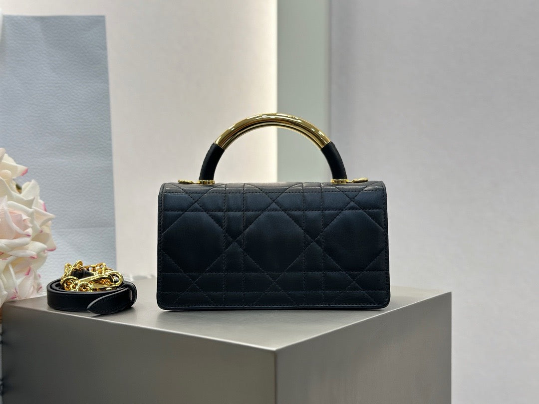 디올 매크로까나쥬 앙주백