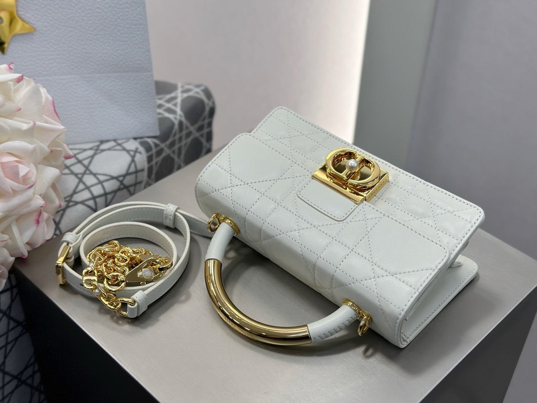 디올 매크로까나쥬 앙주백