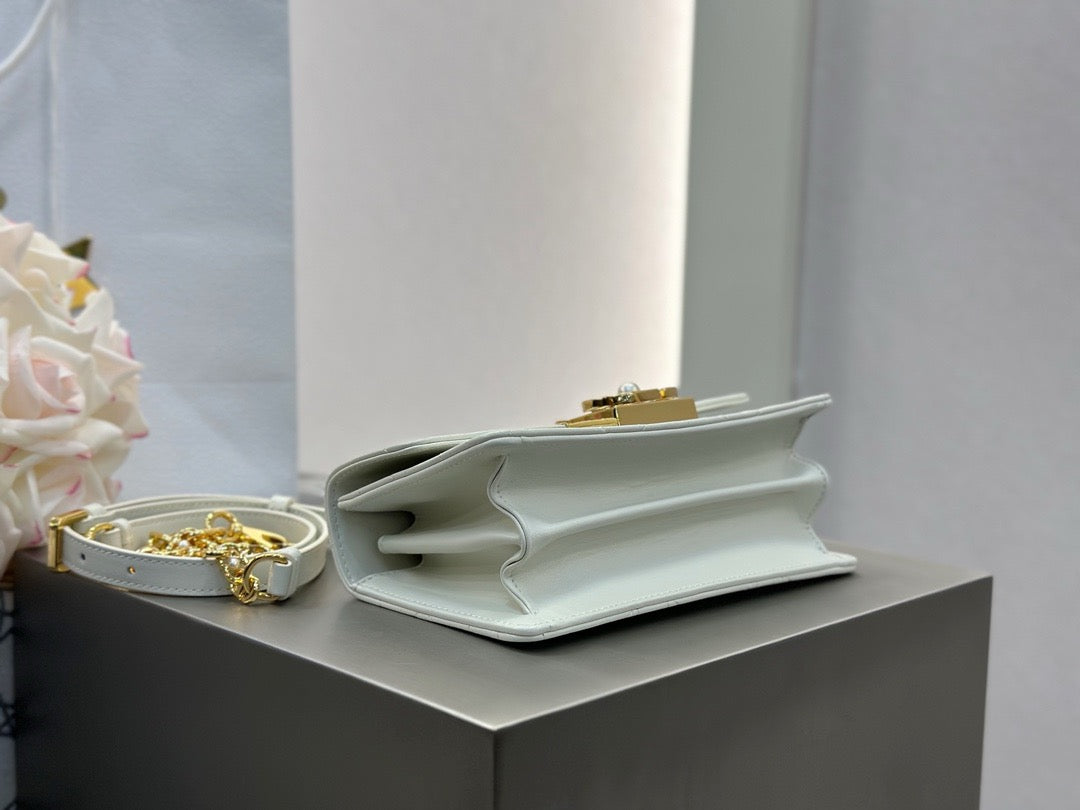 디올 매크로까나쥬 앙주백