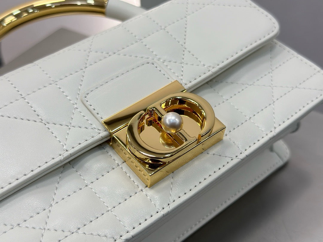 디올 매크로까나쥬 앙주백