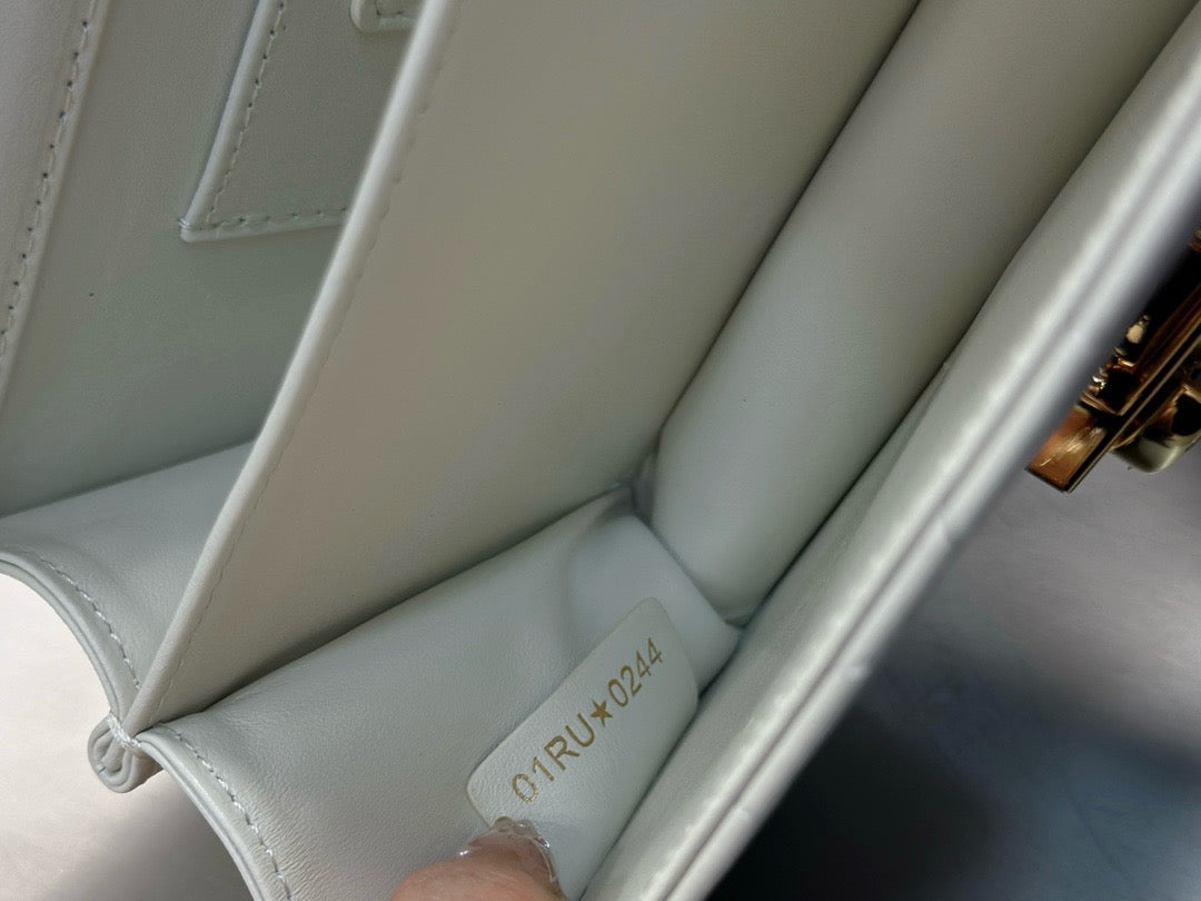 디올 매크로까나쥬 앙주백