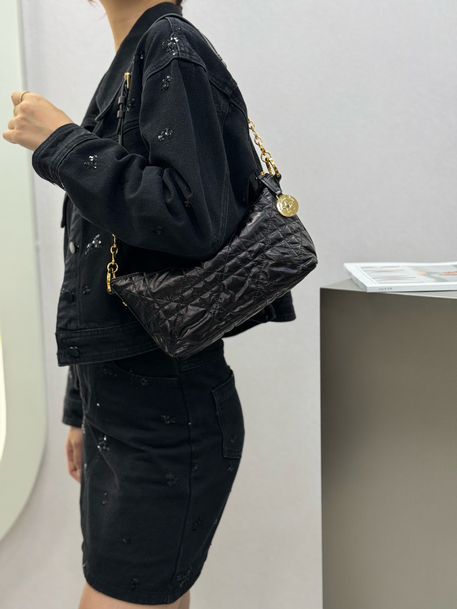 디올 매크로까나쥬 크링클 스타 체인 호보백