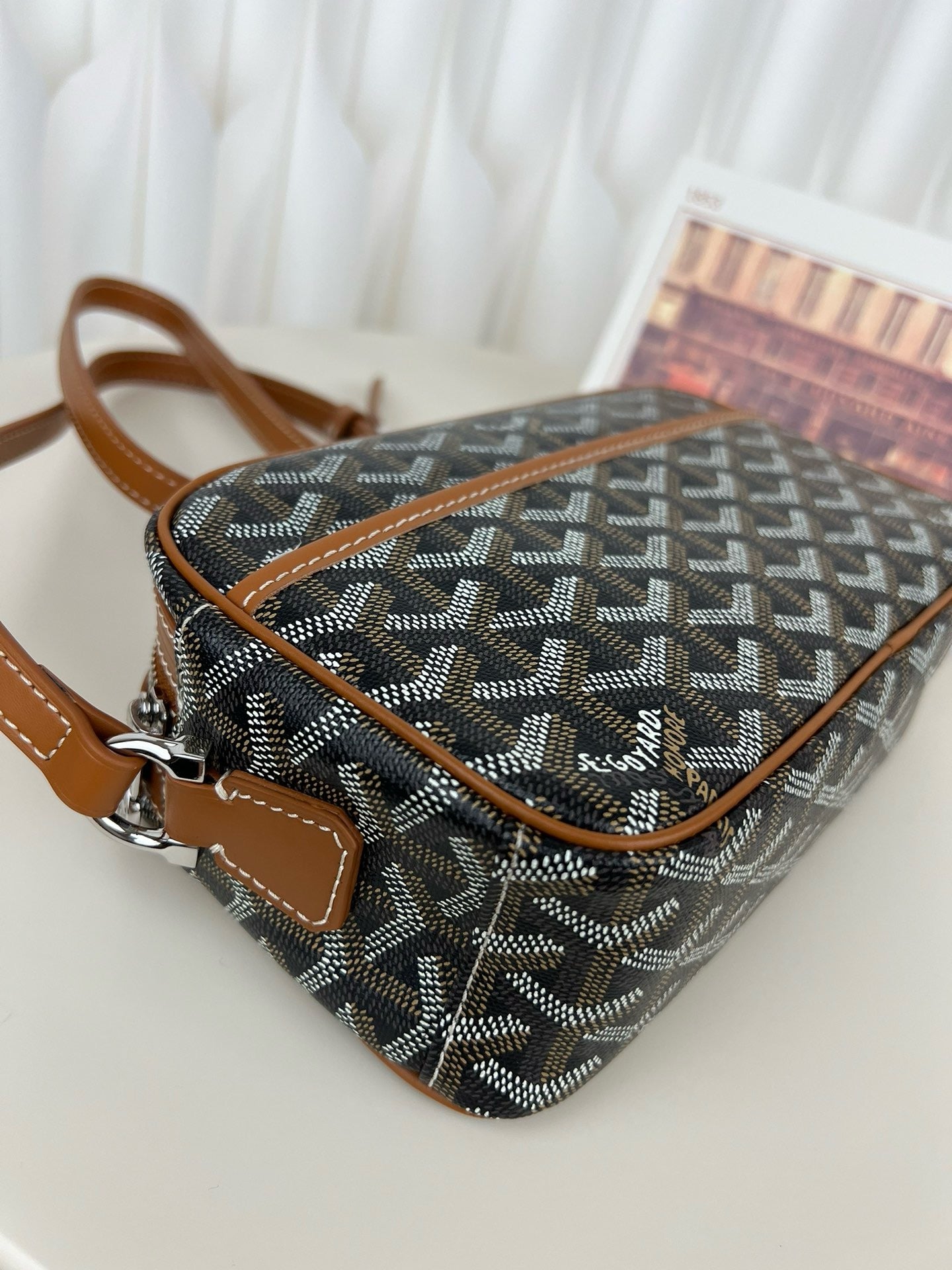 고야드 카페르 크로스백