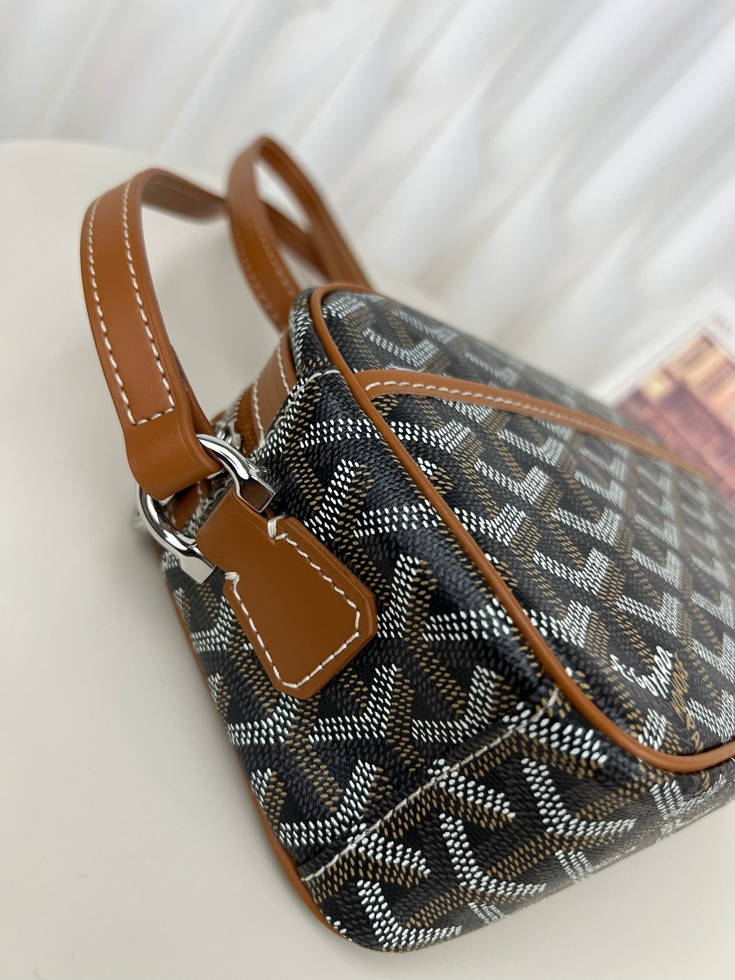 고야드 카페르 크로스백