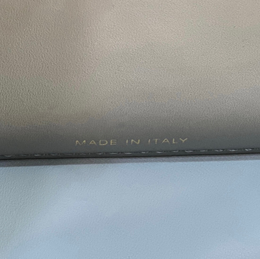 펜디 피카부 I See U 이스트웨스트