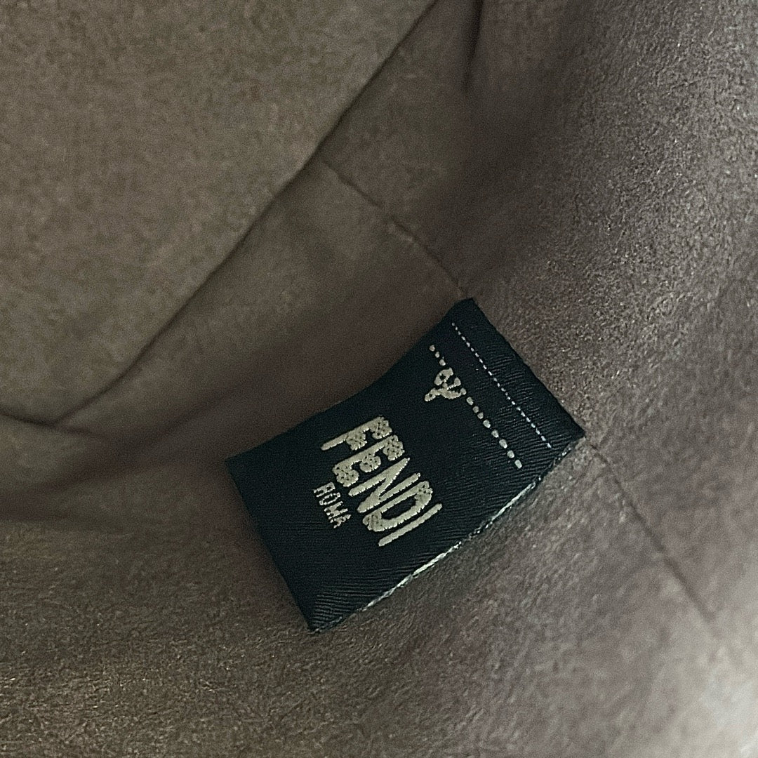 펜디 몬트레조 버킷백 실버