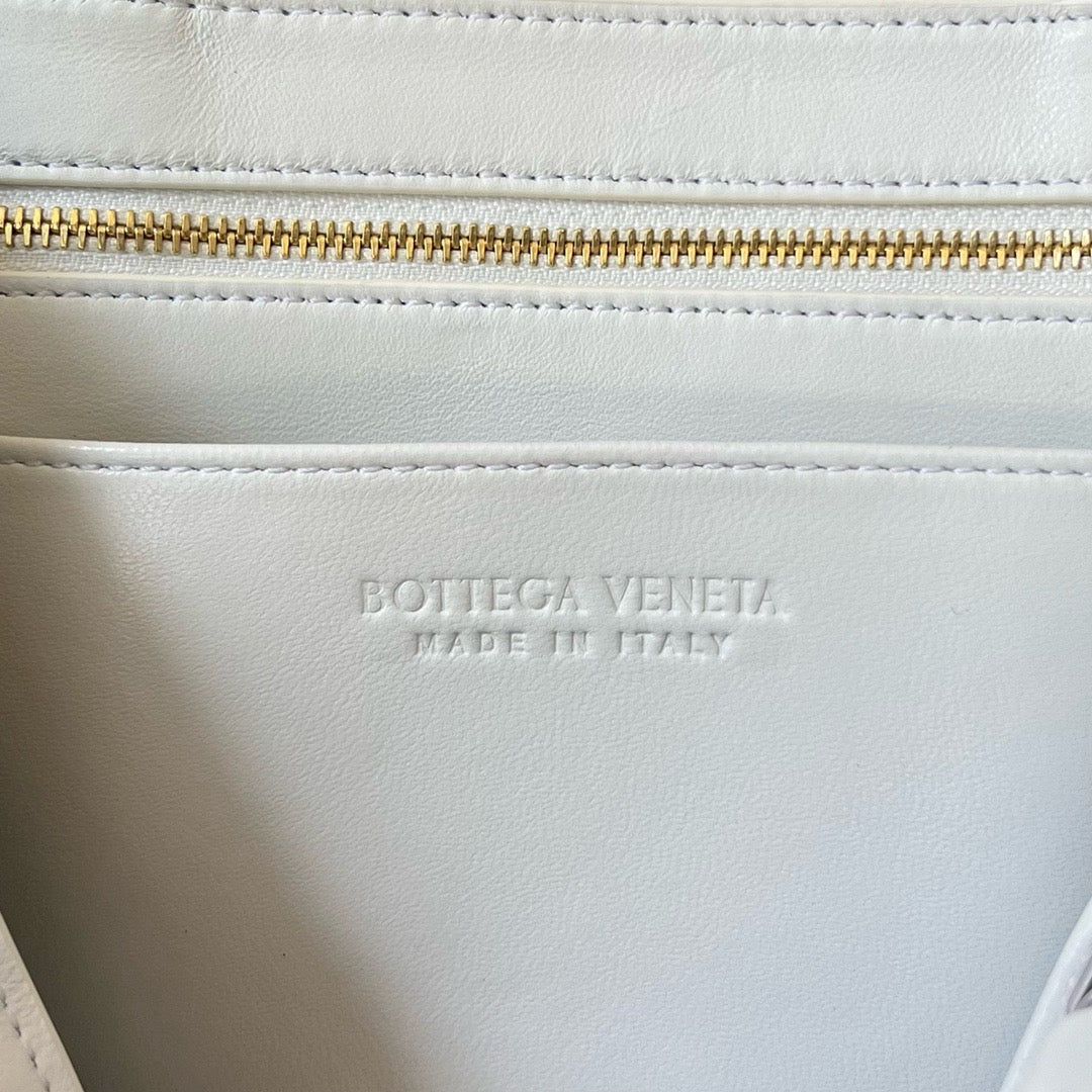 보테가 베네타 안디아모 이스트웨스트 스몰