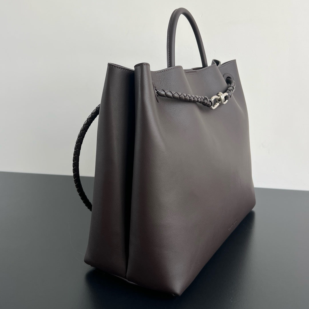 보테가 베네타 스무스 레더 안디아모 라지