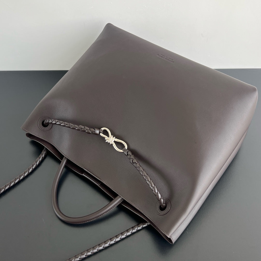 보테가 베네타 스무스 레더 안디아모 라지