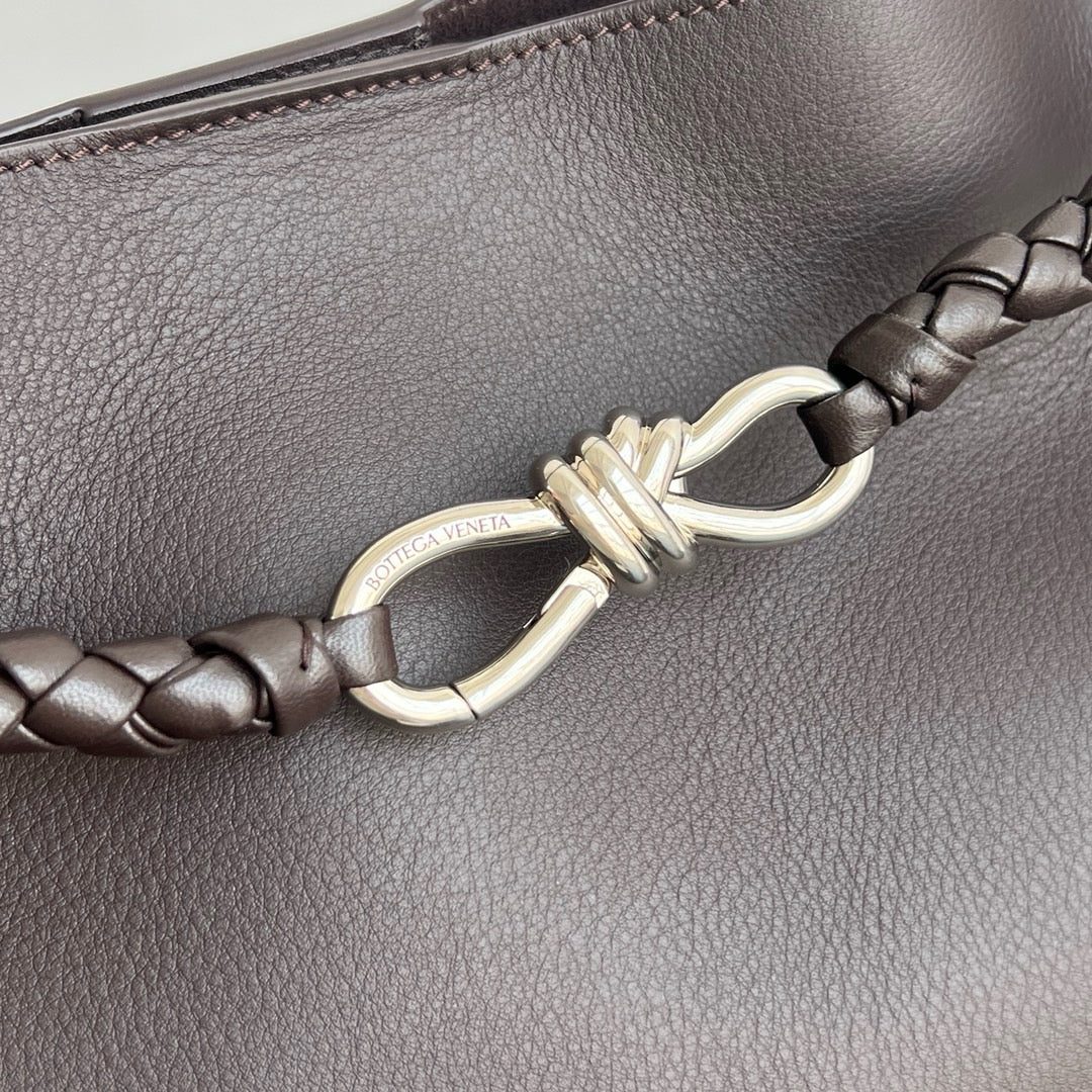 보테가 베네타 스무스 레더 안디아모 라지