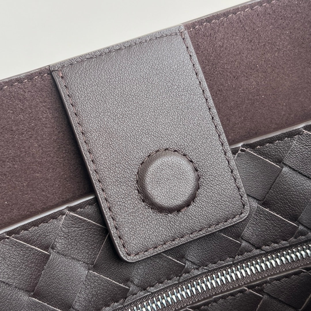 보테가 베네타 스무스 레더 안디아모 라지