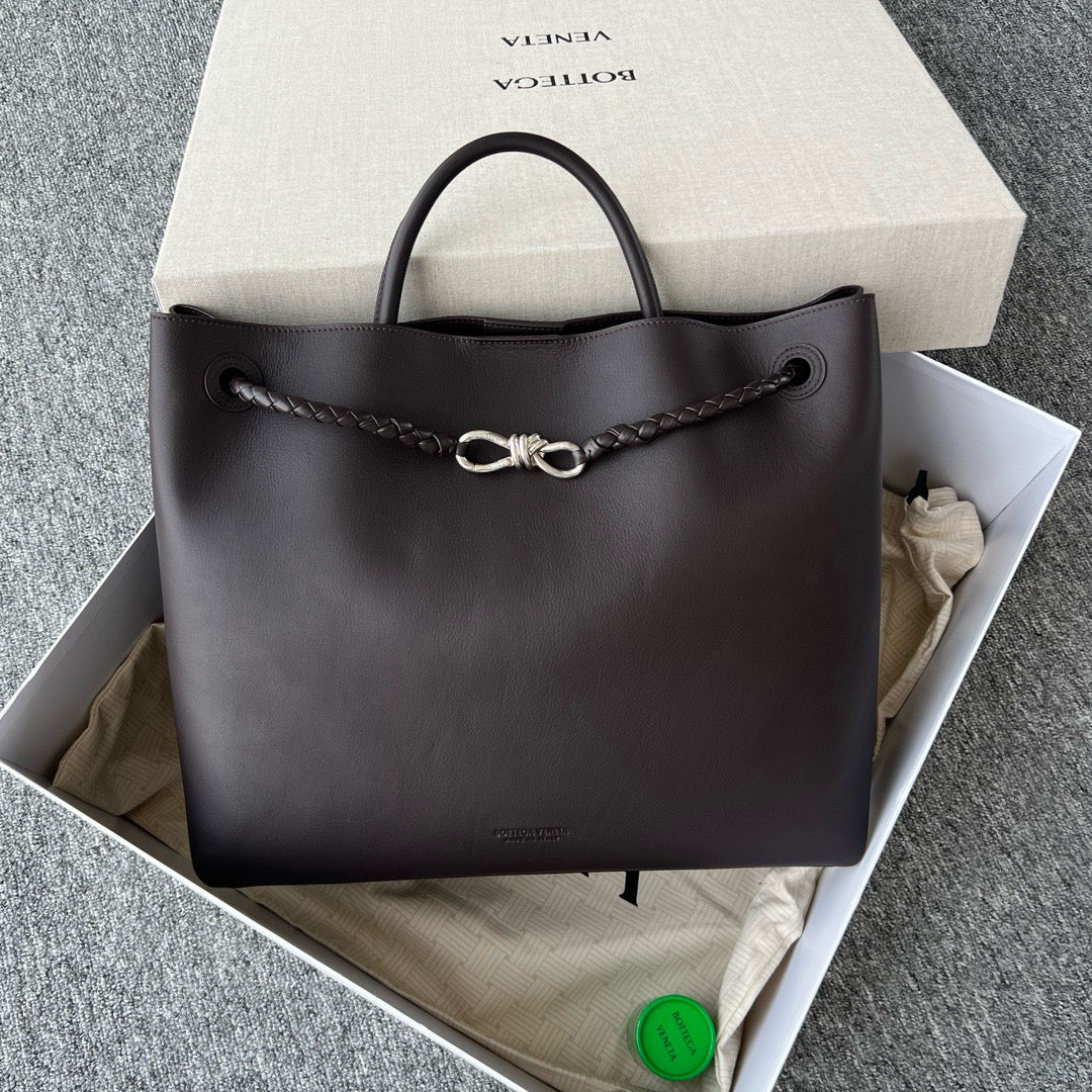 보테가 베네타 스무스 레더 안디아모 라지