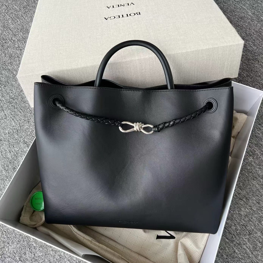 보테가 베네타 스무스 레더 안디아모 라지