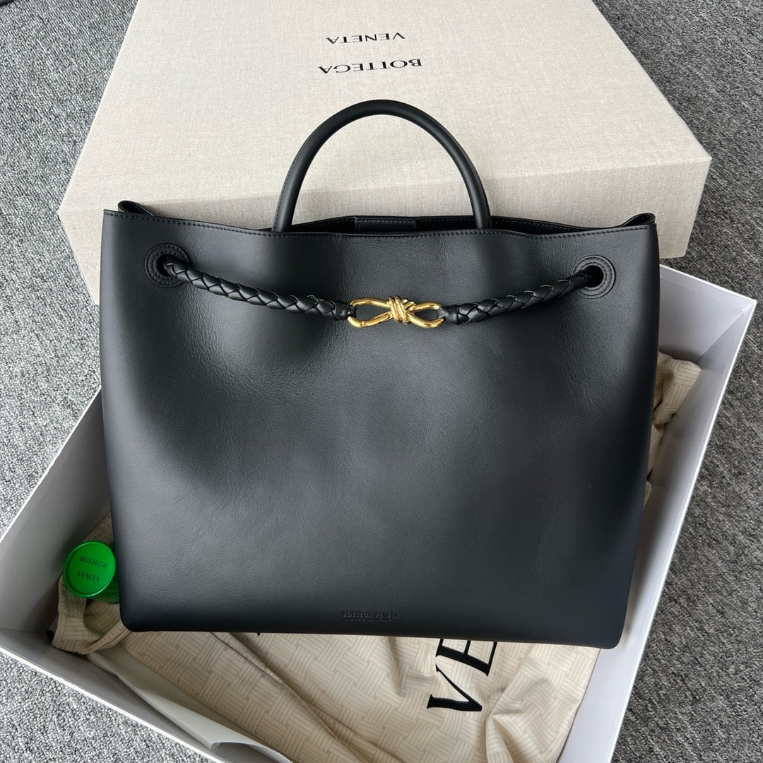 보테가 베네타 스무스 레더 안디아모 라지