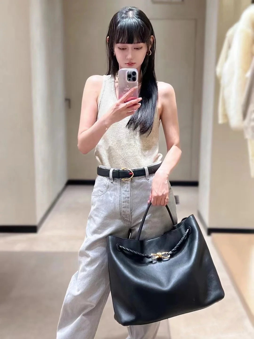 보테가 베네타 스무스 레더 안디아모 라지