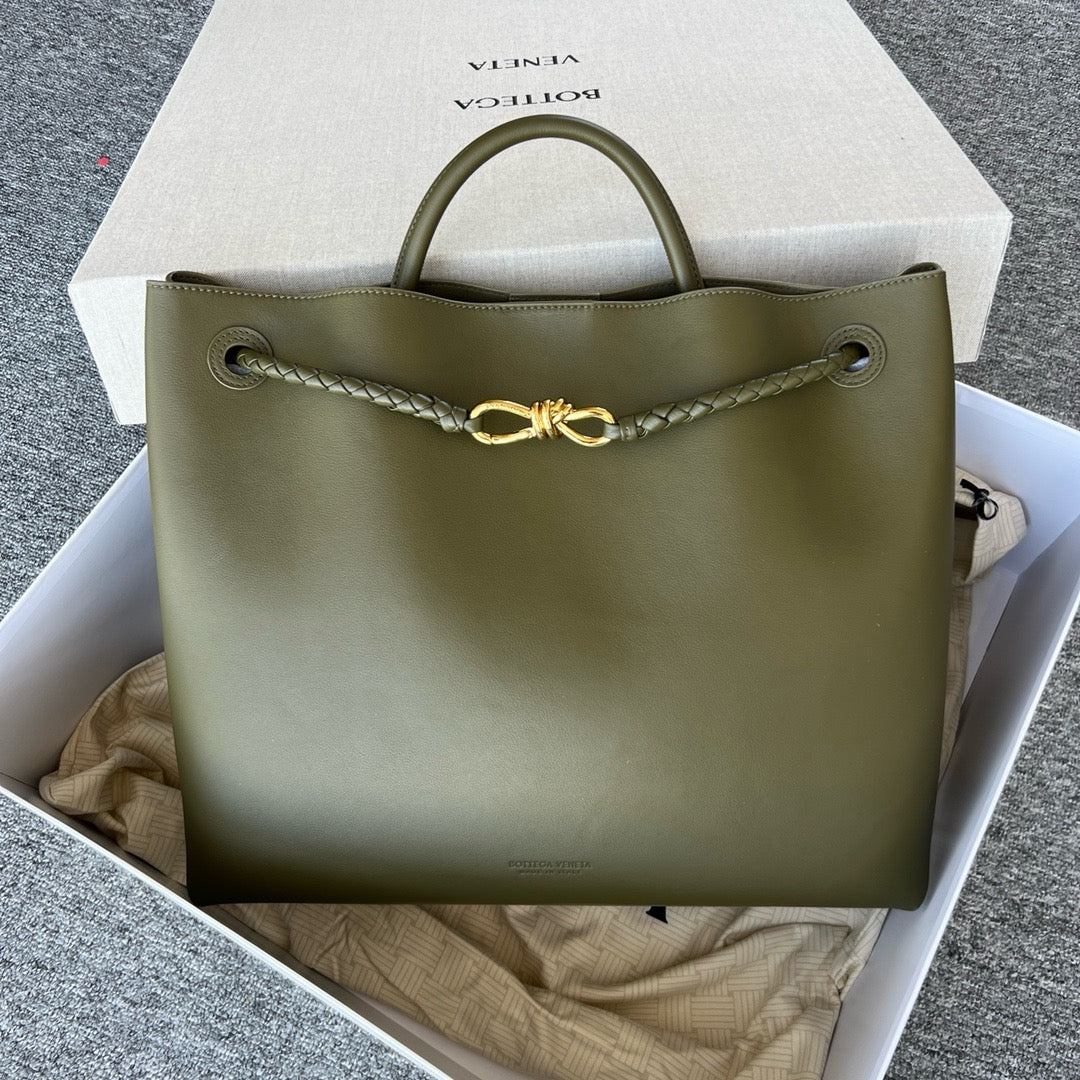 보테가 베네타 스무스 레더 안디아모 라지