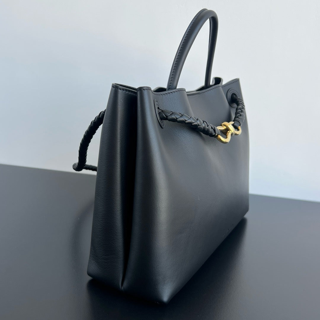 보테가 베네타 스무스 레더 안디아모 미디움