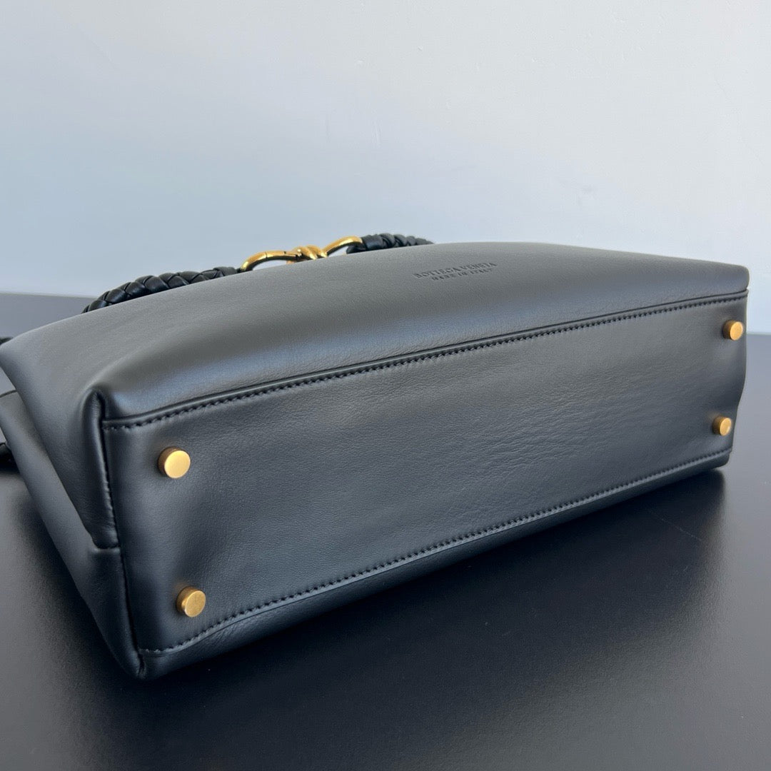 보테가 베네타 스무스 레더 안디아모 미디움