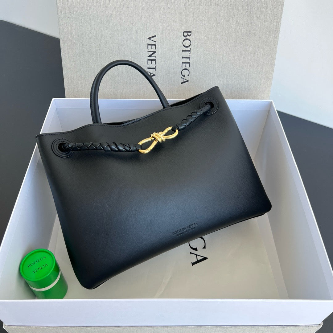 보테가 베네타 스무스 레더 안디아모 미디움