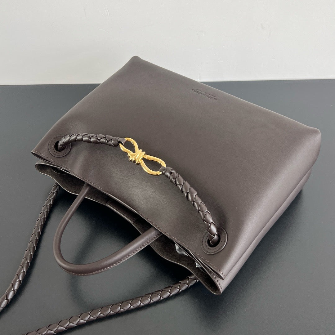 보테가 베네타 스무스 레더 안디아모 미디움