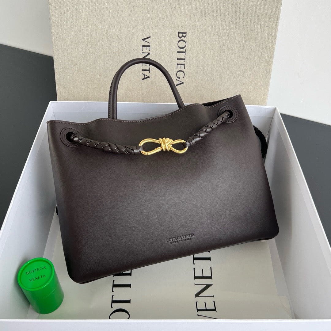 보테가 베네타 스무스 레더 안디아모 미디움