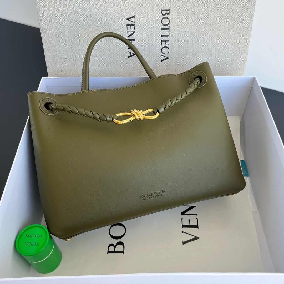 보테가 베네타 스무스 레더 안디아모 미디움