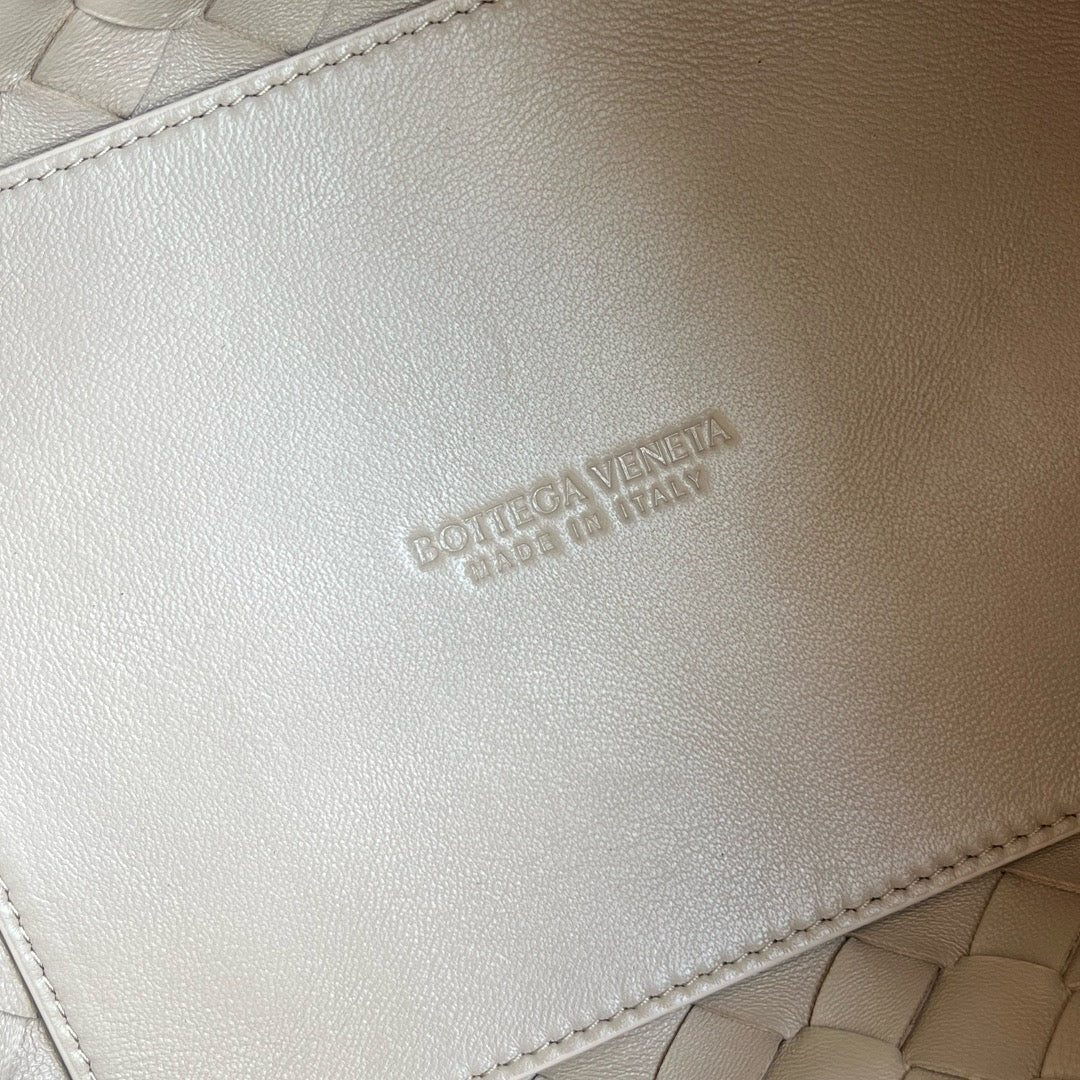 보테가 베네타 파라슈트 체인백 스몰