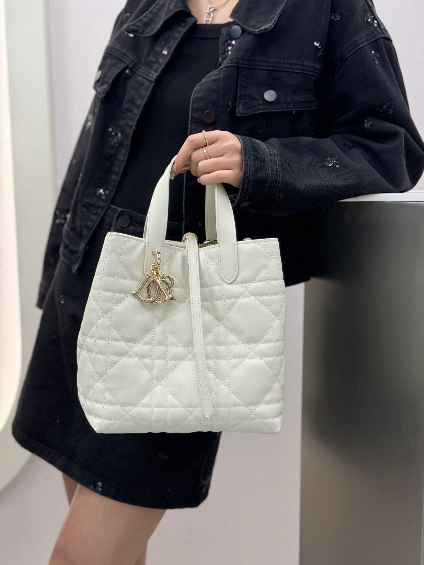 디올 버티컬 뚜주흐백 스몰,미디움