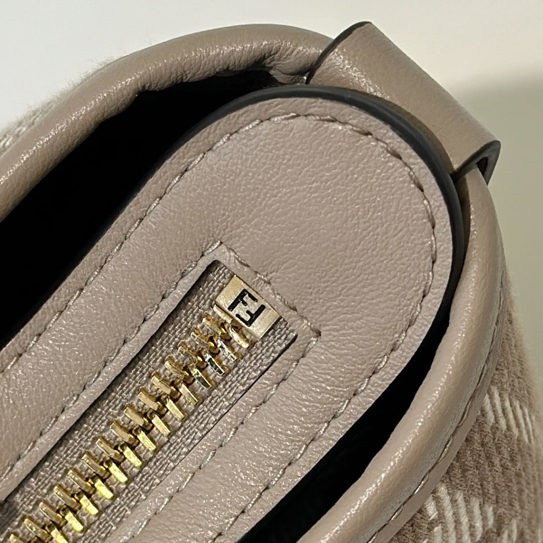 펜디 롤 FF 자카드 미니