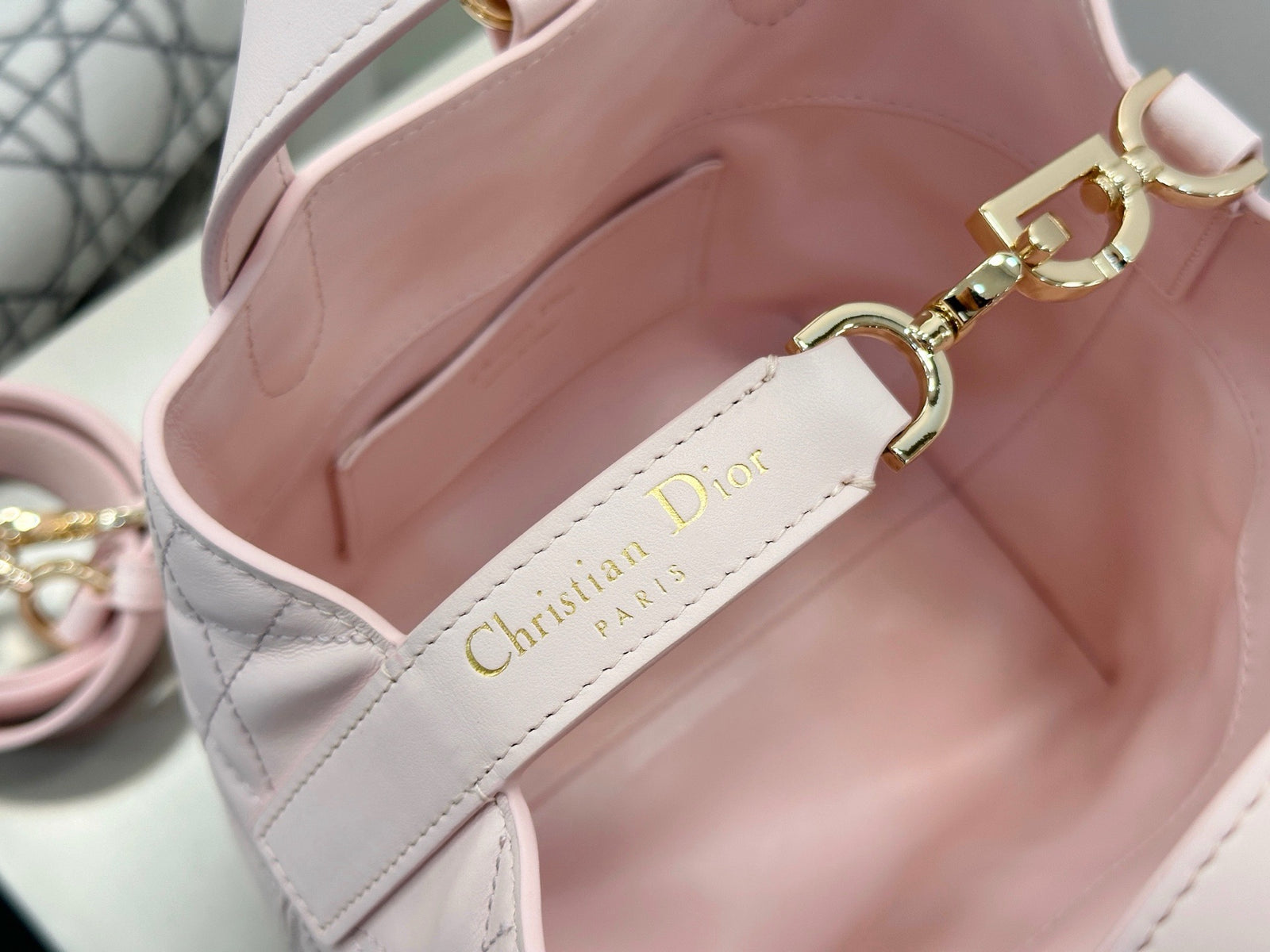 디올 버티컬 뚜주흐백 스몰,미디움