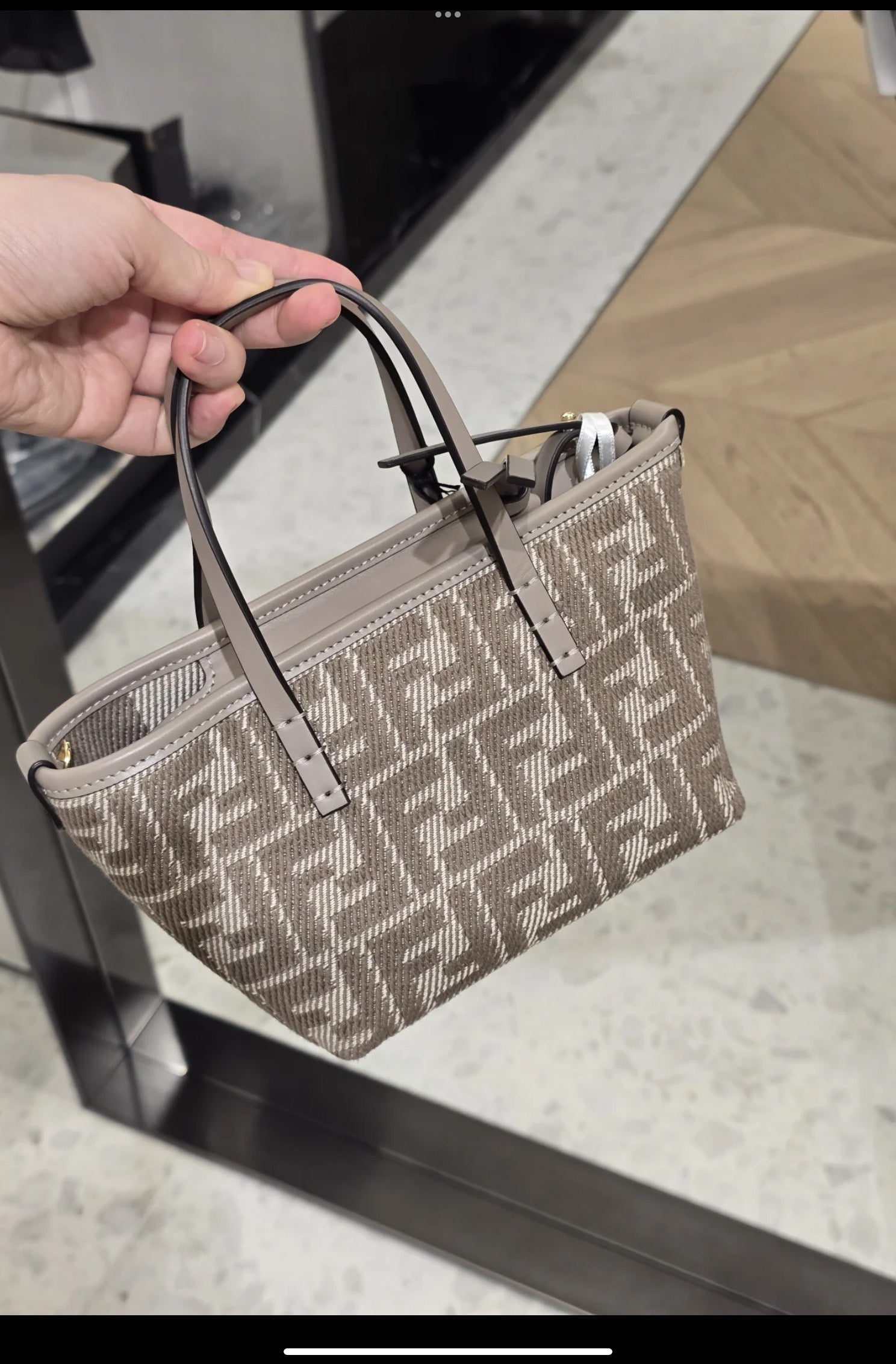 펜디 롤 FF 자카드 미니