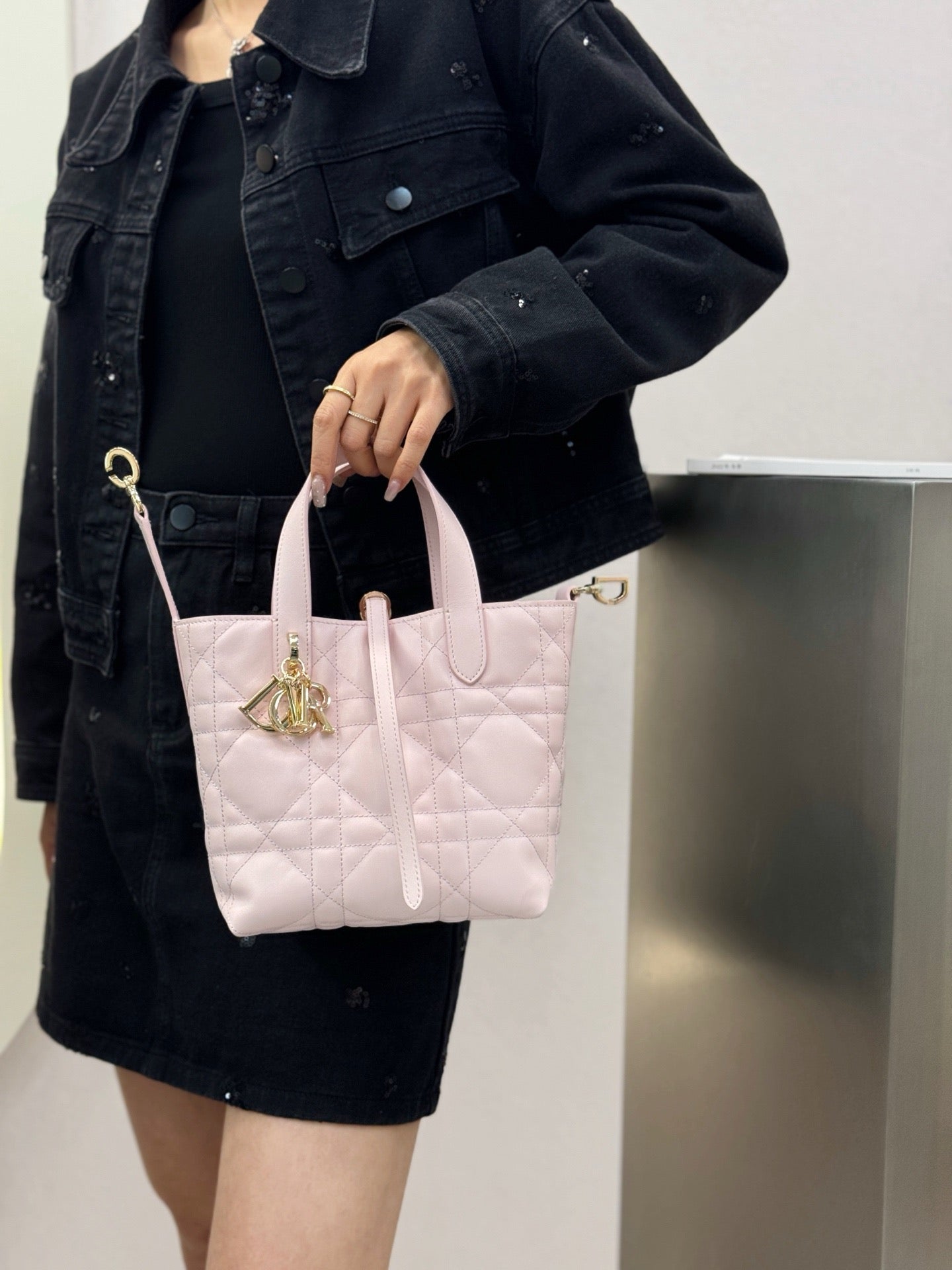 디올 버티컬 뚜주흐백 스몰,미디움