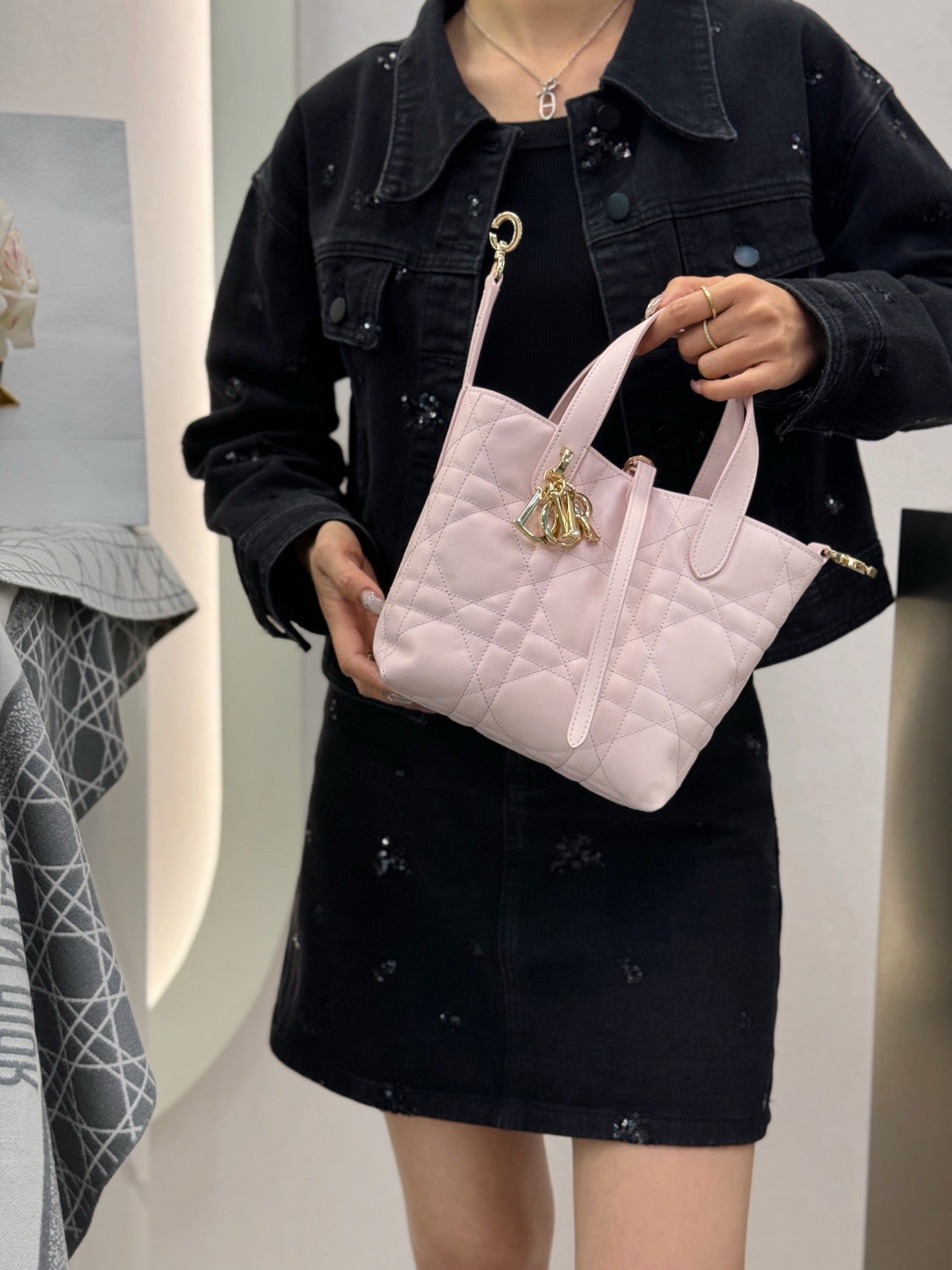 디올 버티컬 뚜주흐백 스몰,미디움