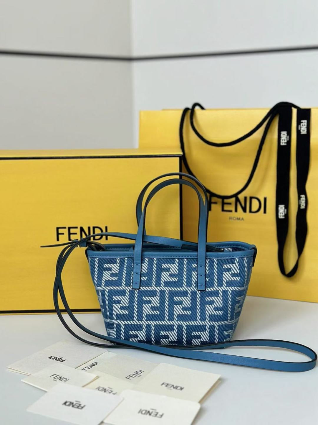 펜디 롤 FF 자카드 미니