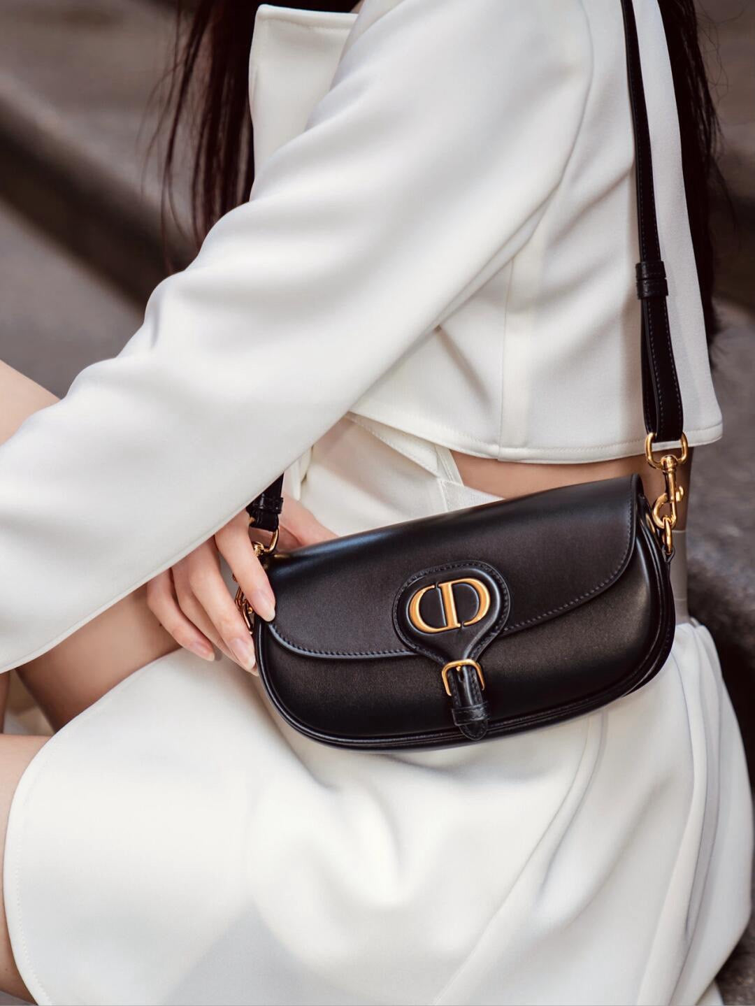 디올 바비백 레더 이스트웨스트