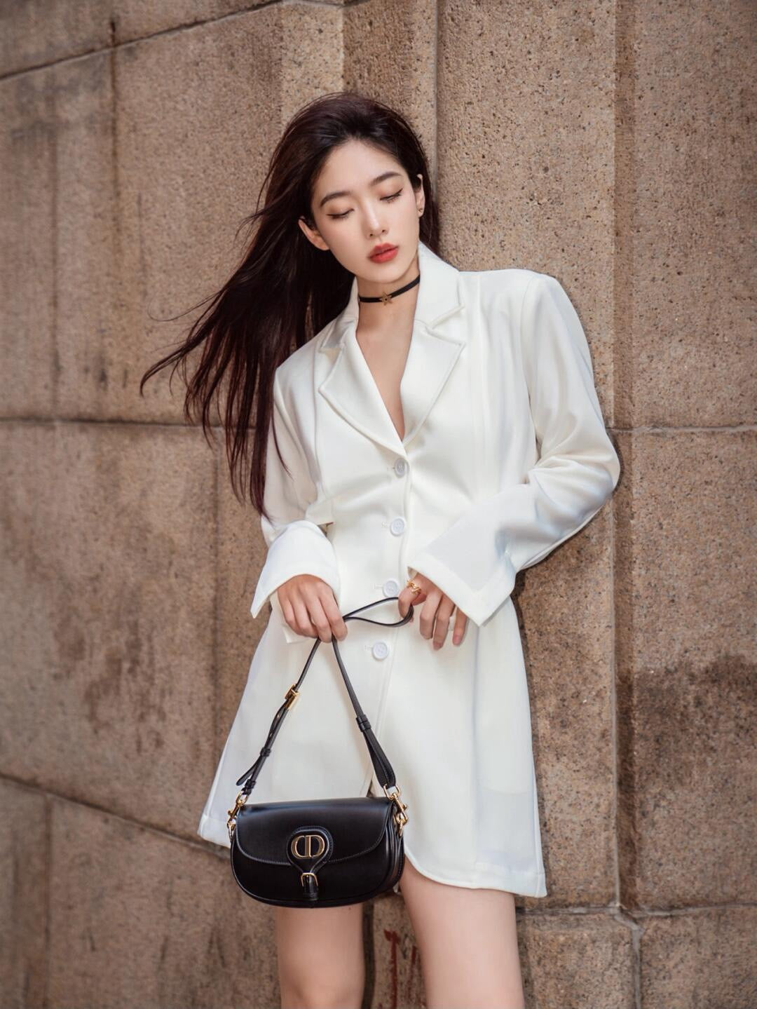 디올 바비백 레더 이스트웨스트