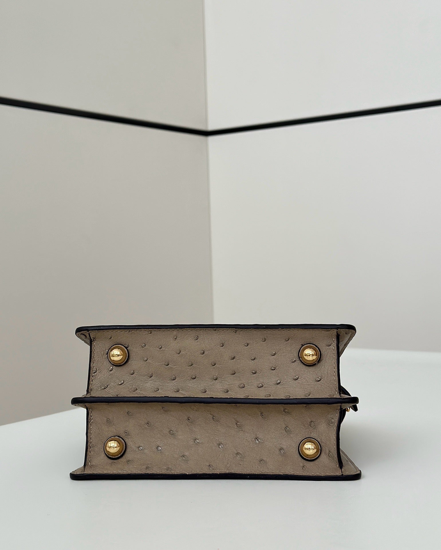 펜디 피카부 I See U 오스트리치 쁘띠