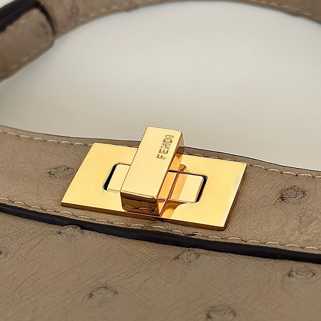 펜디 피카부 I See U 오스트리치 쁘띠