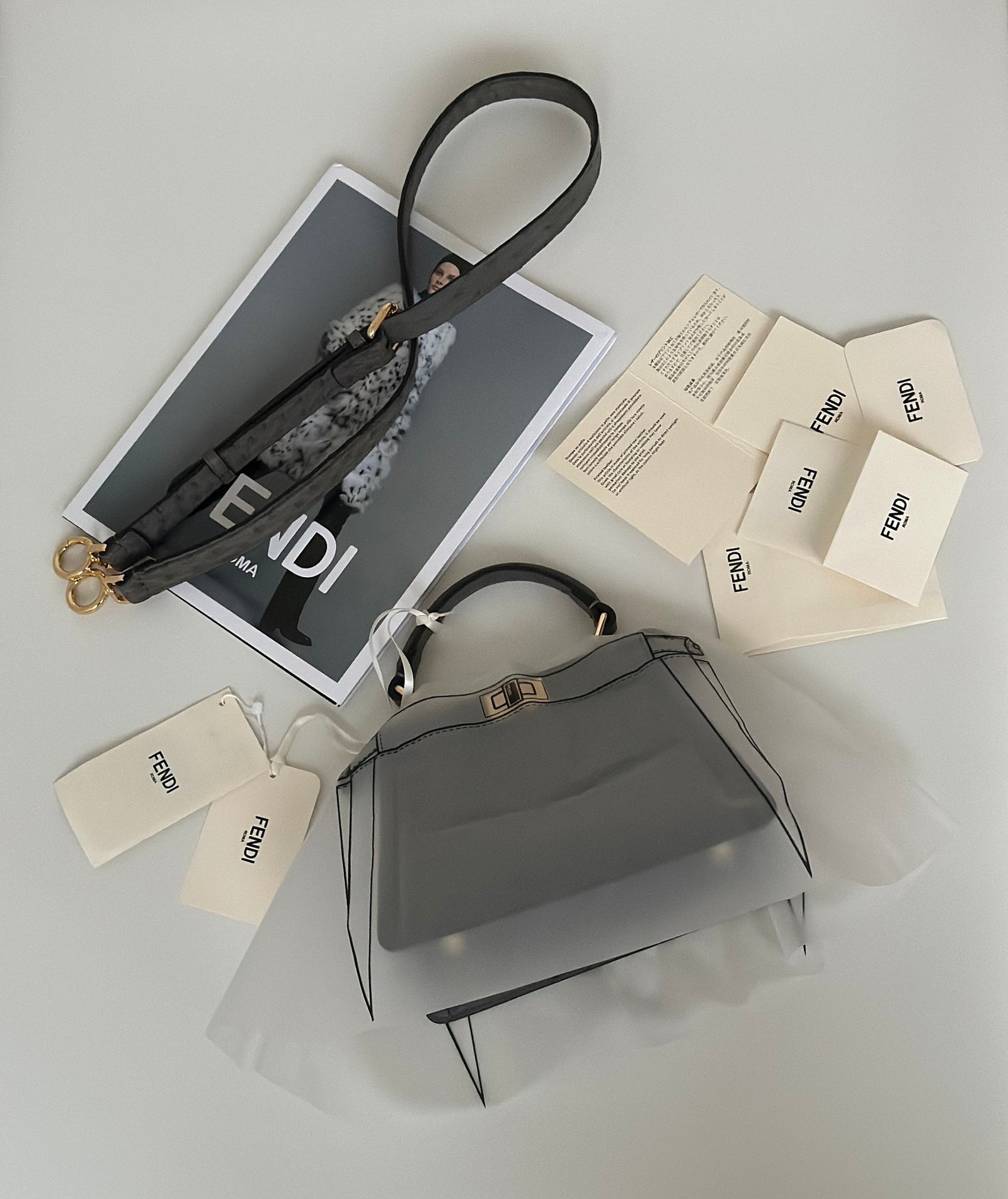 펜디 피카부 I See U 오스트리치 쁘띠