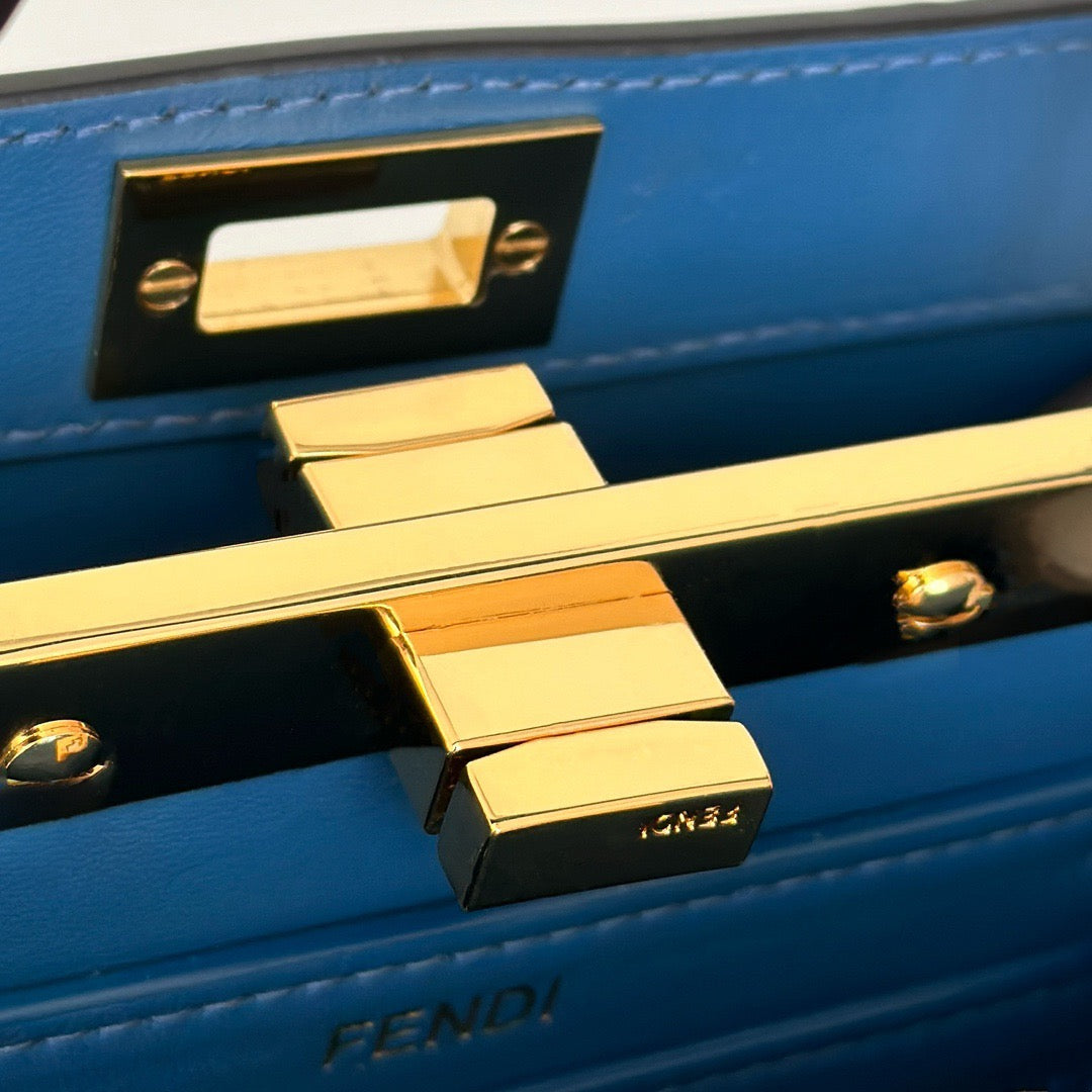 펜디 피카부 I See U 오스트리치 쁘띠