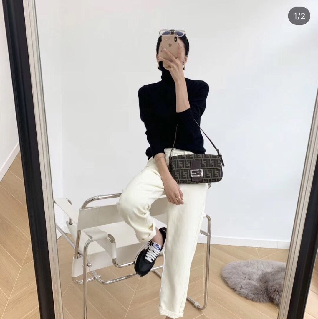 펜디 바게트 백 FF 자카드 미디움