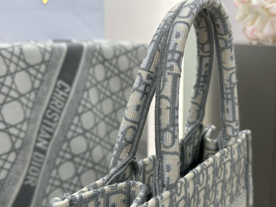 디올 오블리크 자수 북 토트백 스몰