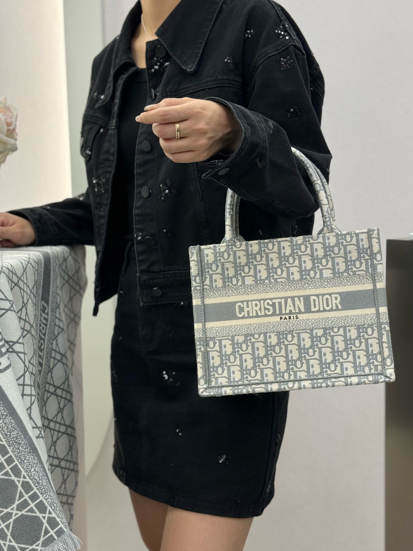 디올 오블리크 자수 북 토트백 스몰