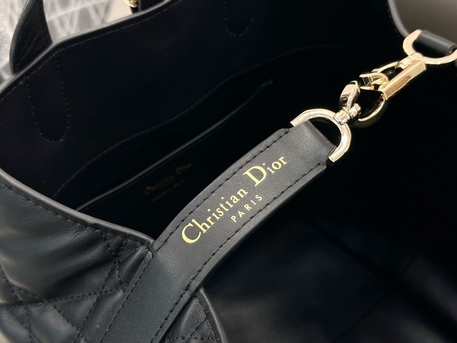 디올 버티컬 뚜주흐백 스몰,미디움