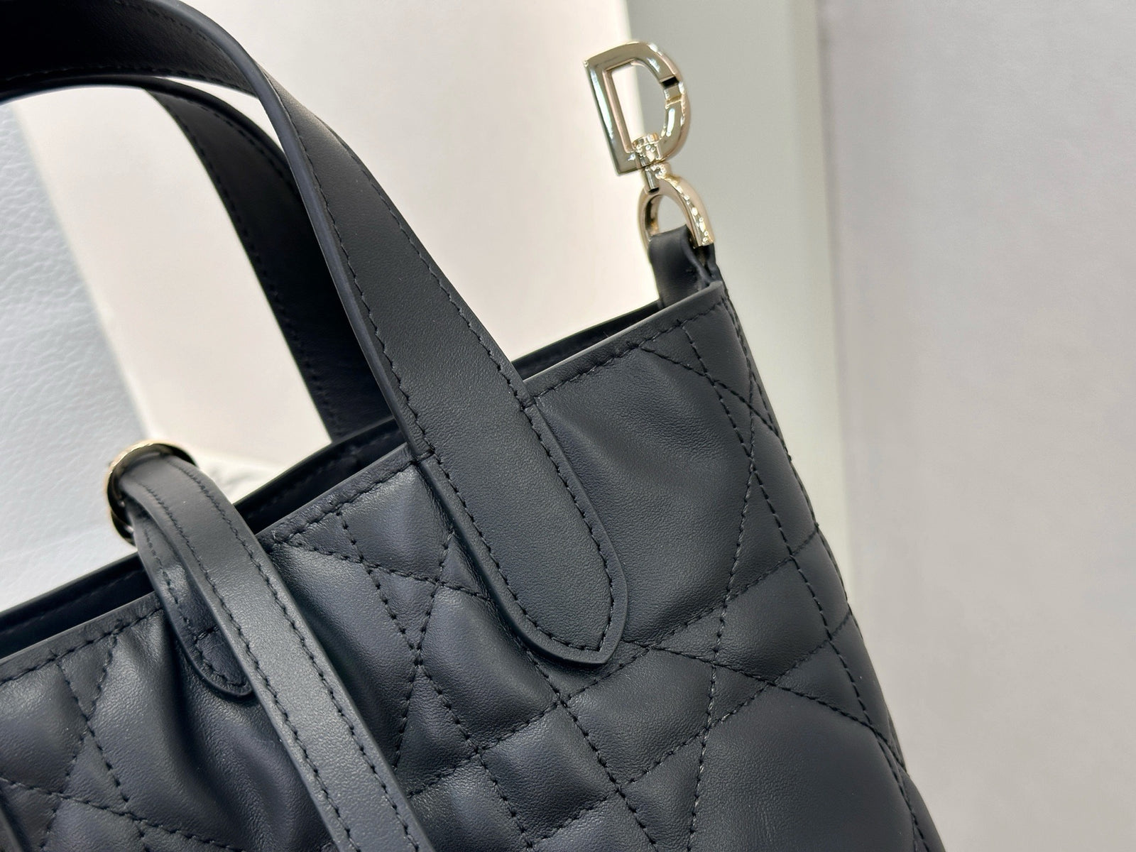 디올 버티컬 뚜주흐백 스몰,미디움